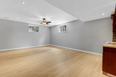28 MAPLEWOOD Court, ON N1A 3G8