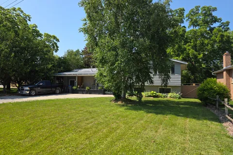 51 Main Street, ON N0M 1G0