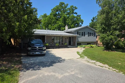 51 Main Street, ON N0M 1G0