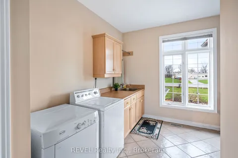 925 QUEENSTON Road, ON L0S 1J0