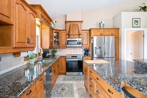 925 QUEENSTON Road, ON L0S 1J0