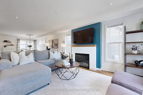 909 BROADWAY Boulevard, ON K9H 0J1