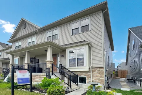 909 BROADWAY Boulevard, ON K9H 0J1