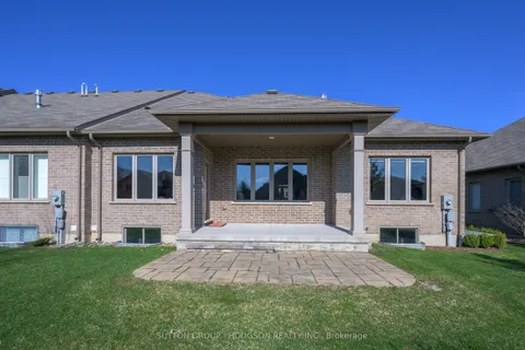 2749 Sandra Post Lane, ON N6K 5R4