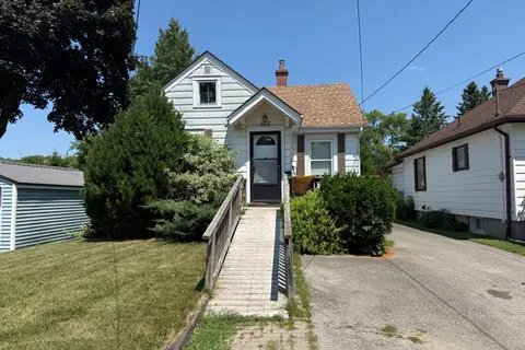 102 Raywood Avenue, ON N6C 1Y7