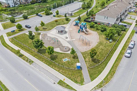 1517 Carronbridge Circle, ON K2M 0G7