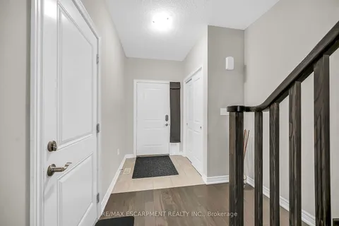 55 ROCKLEDGE Drive, ON L0R 1P0