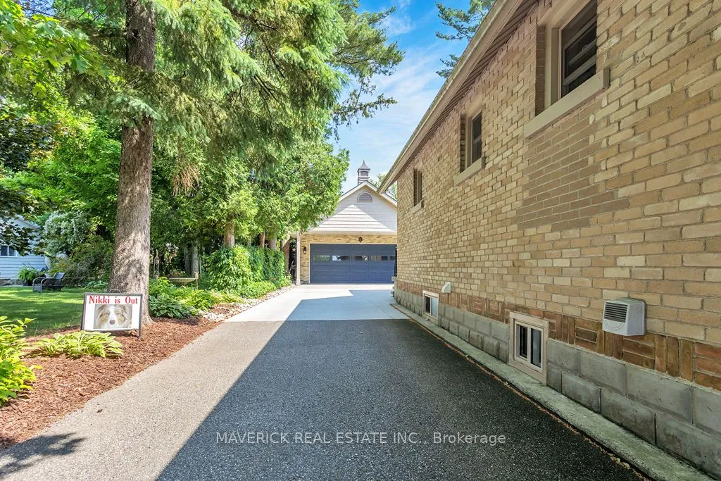 32 NOXON Street, ON N5C 1B7