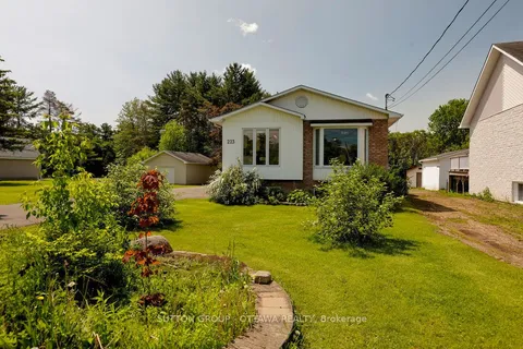 223 Des Outaouais Street, ON K4K 1G2