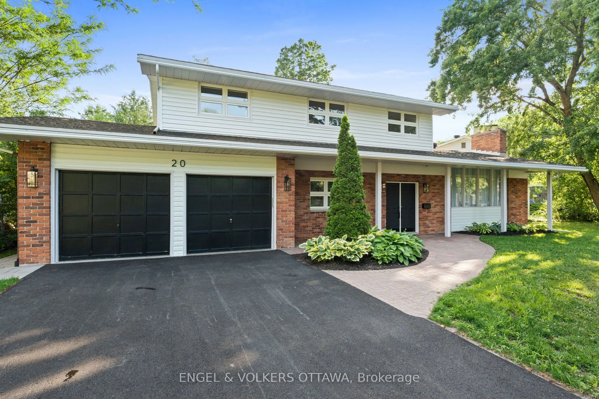 20 Mohawk Crescent, ON K2H 7G6