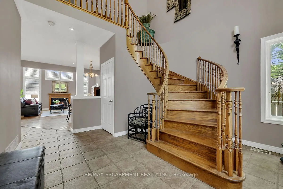 4 Moonstone Court, ON L9B 2Y1