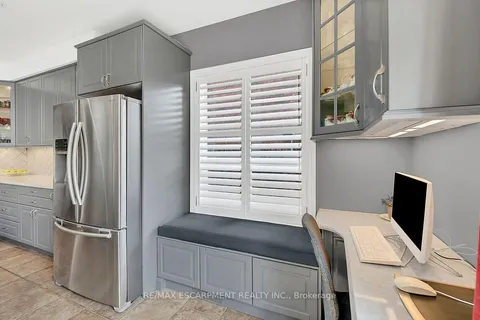 4 Moonstone Court, ON L9B 2Y1