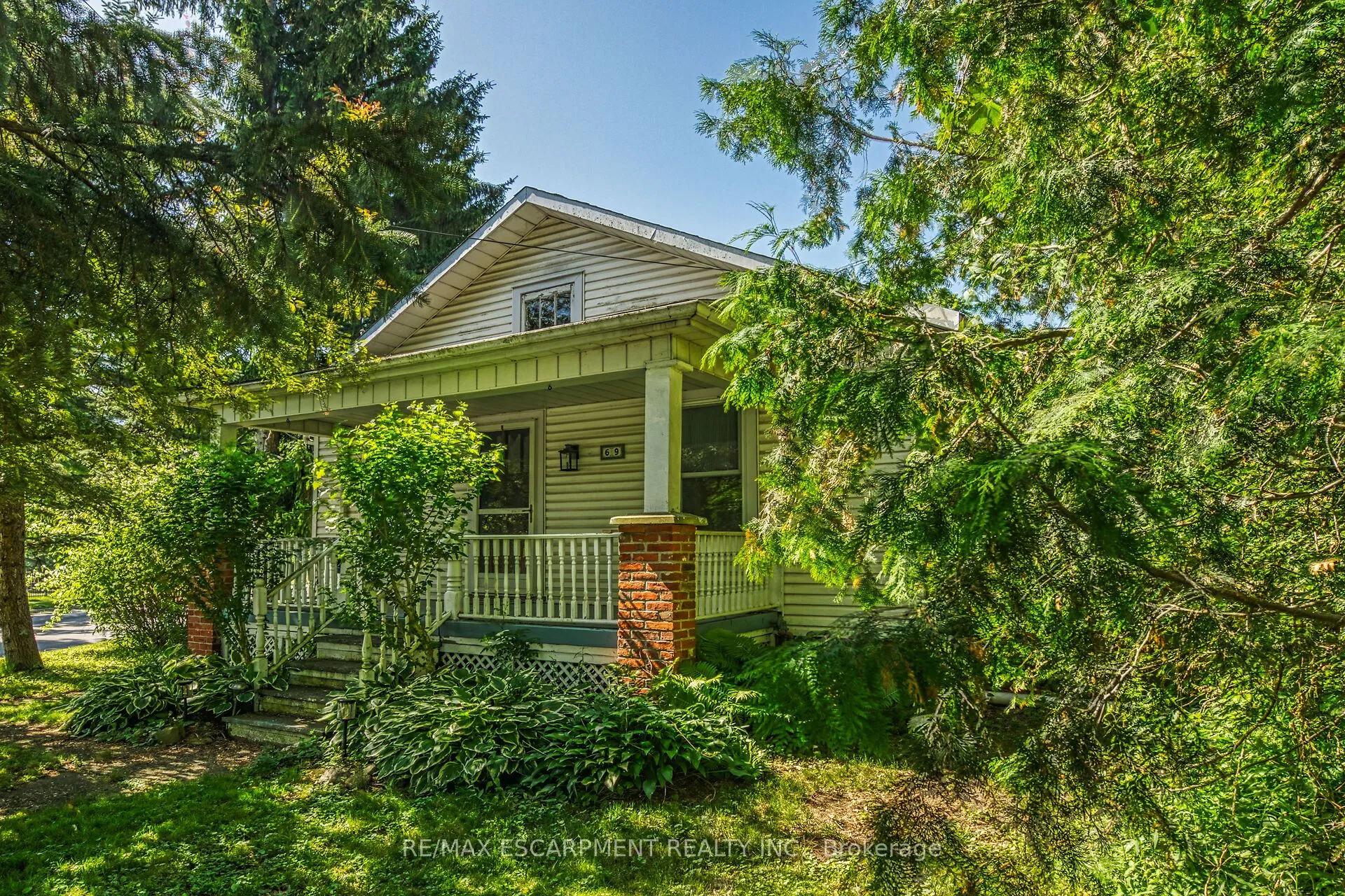69 Renfrew Street, ON N3W 1E8