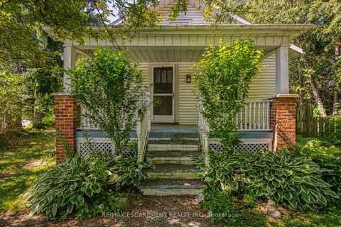 69 Renfrew Street, ON N3W 1E8