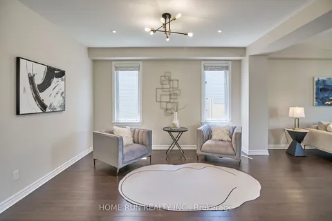 350 Haliburton Heights, ON K2V 0G4
