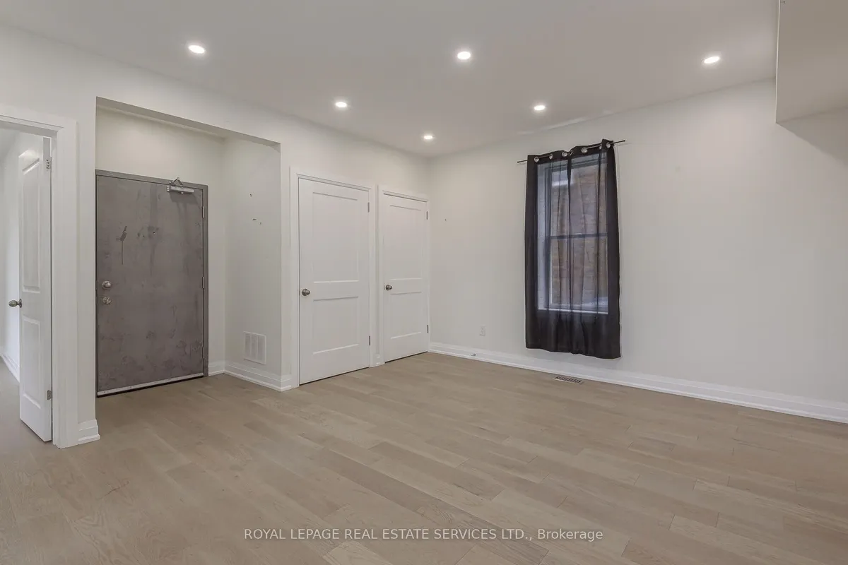 631 Lawrence Street, ON N3H 2M8