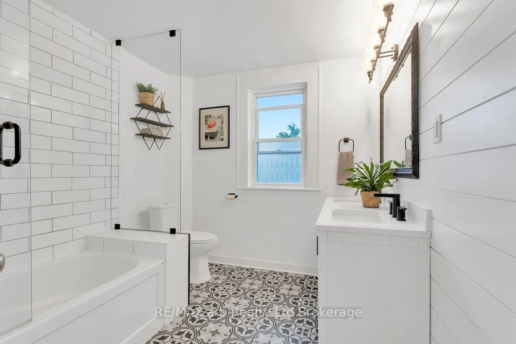 33 Stanley Street, ON N5R 3E7