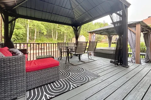 212 Gold Street, ON P3E 6A4