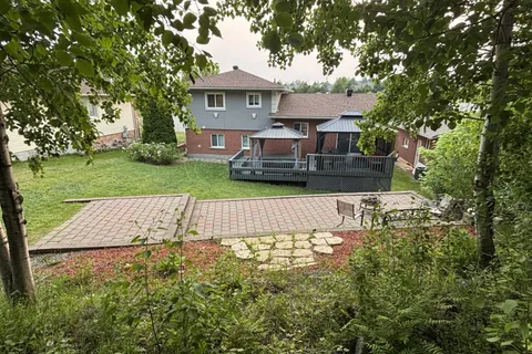 212 Gold Street, ON P3E 6A4