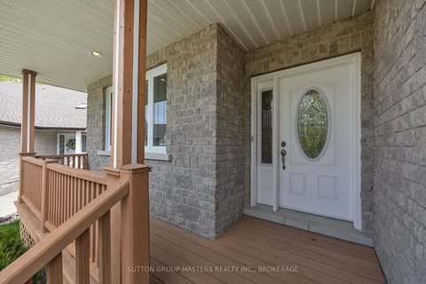 221 Amy Lynn Drive, ON K7K 2A3