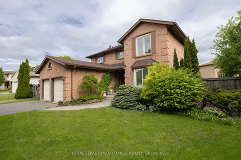 11 Glenwood Court, ON K7M 7G1
