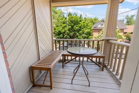 244 Flora Street, ON K1R 5R9
