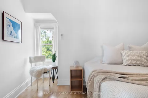 244 Flora Street, ON K1R 5R9
