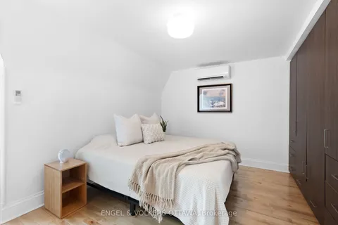 244 Flora Street, ON K1R 5R9