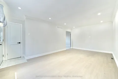 9 Jena Crescent, ON N5V 1L3