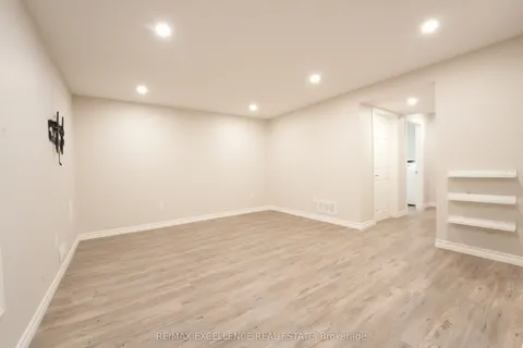 39 PHAIR Crescent, ON N5Z 5B5