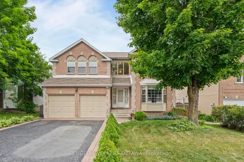 4 Collingwood Crescent, ON K2K 2G6