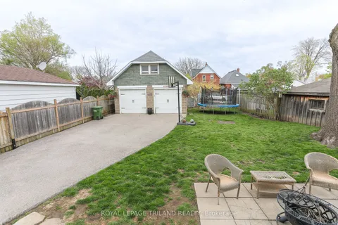 16 Maple Street, ON N5R 1Y9