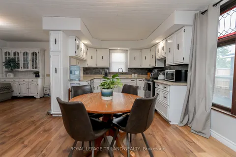16 Maple Street, ON N5R 1Y9