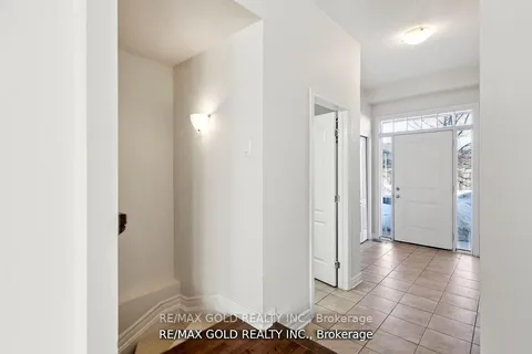 906 Verbena Crescent, ON K1T 0K4