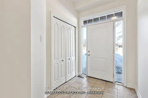 906 Verbena Crescent, ON K1T 0K4