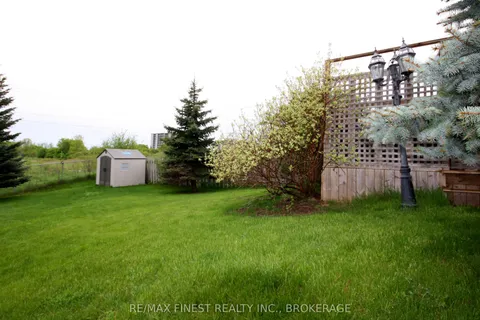 505 Farnham Court, ON K7P 0L8