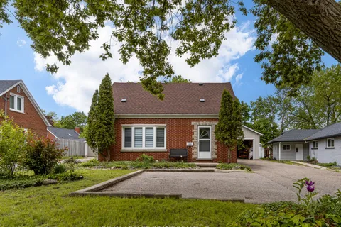 133 Margaret Avenue, ON N2J 2E2