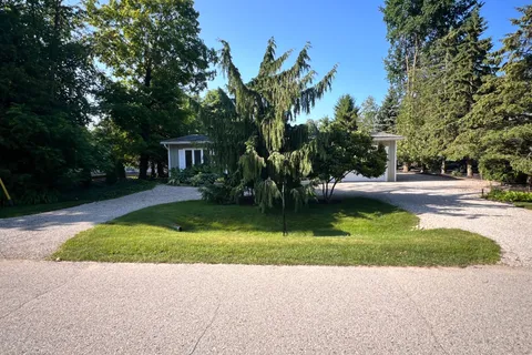 12 Victoria Street, ON N0M 1G0