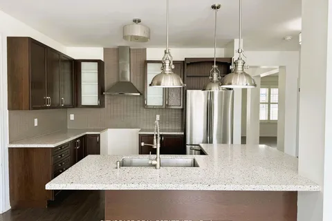 7646 Goldenrod Trail, ON L2H 0K4