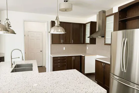 7646 Goldenrod Trail, ON L2H 0K4