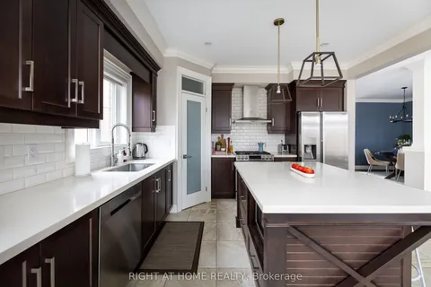 64 Winslow Way, ON L8J 0G9