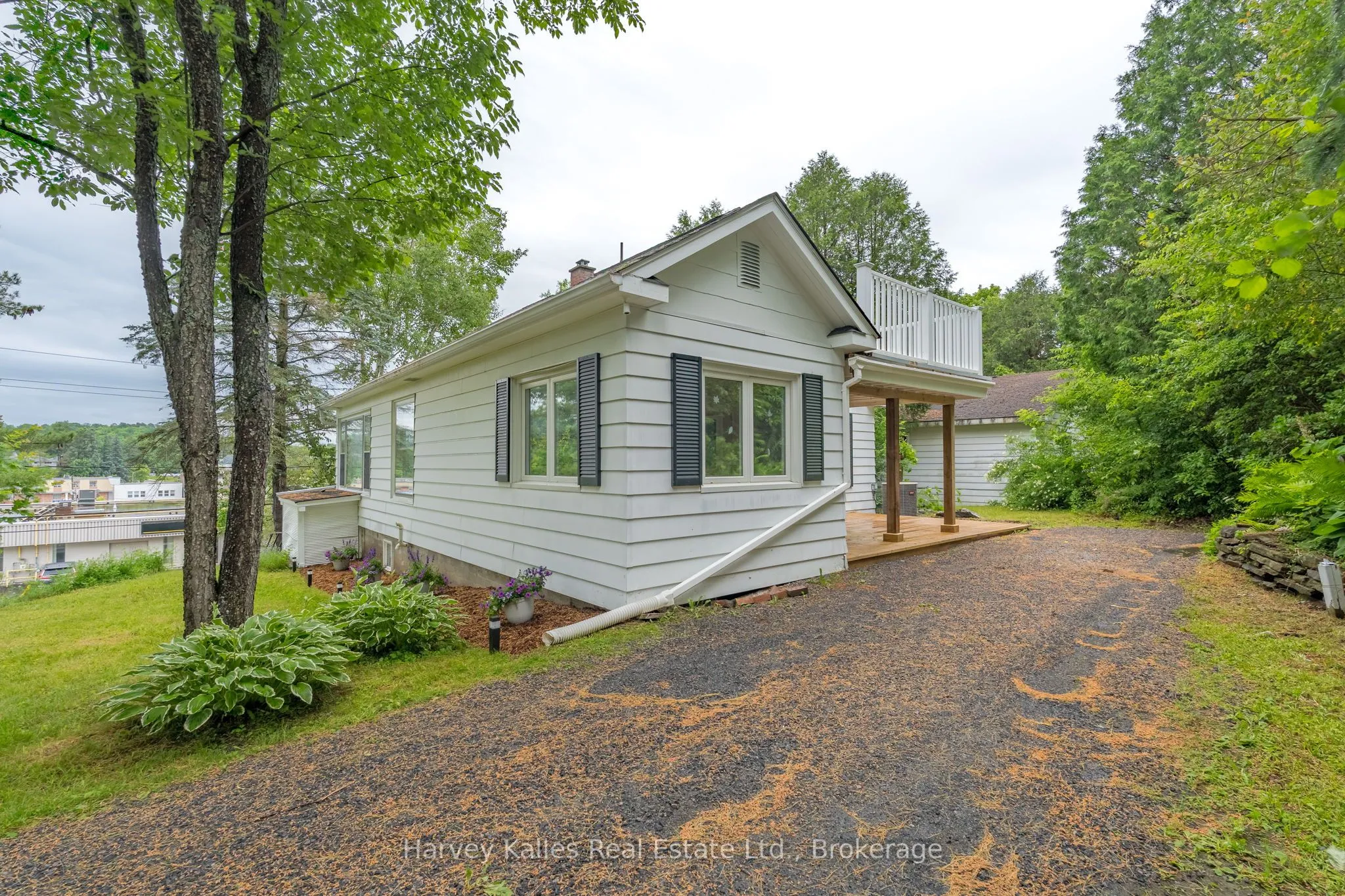 16 Manominee Street, ON P1H 1H2