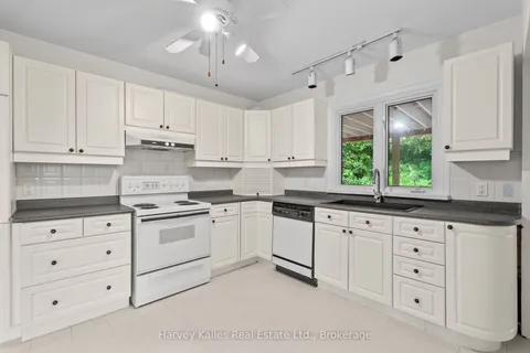 16 Manominee Street, ON P1H 1H2
