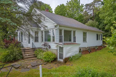 16 Manominee Street, ON P1H 1H2