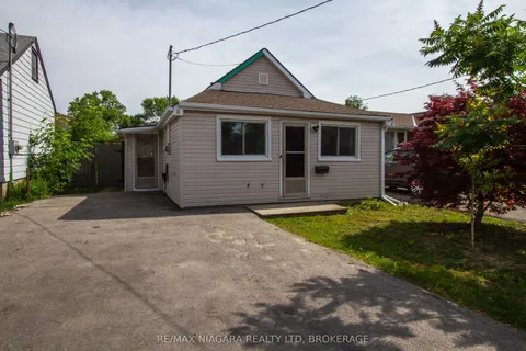 8 Kirk Street, ON L2S 1B7