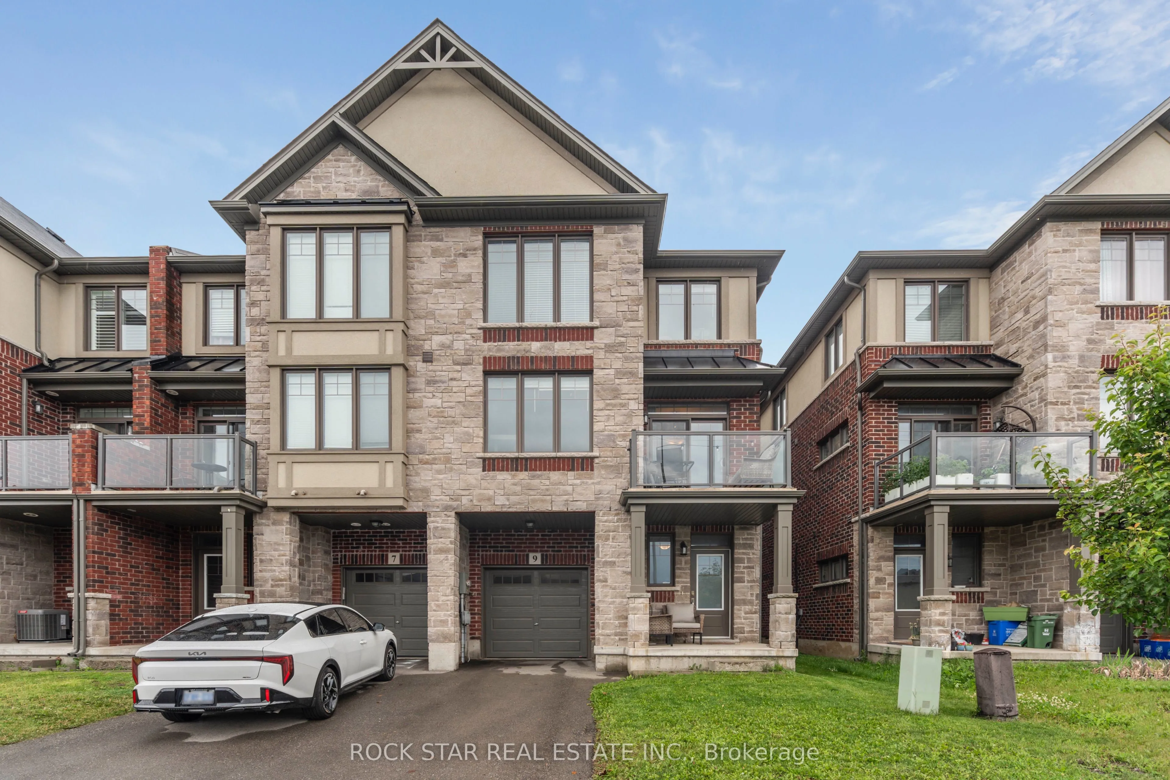 9 Dodman Crescent, ON L9G 0G6