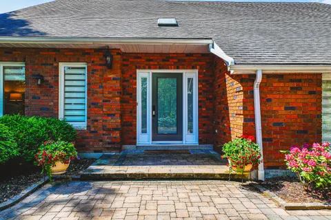 6 Iris Court, ON L0R 1H3