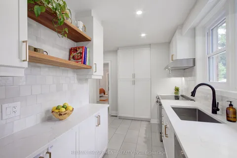 25 Baldwin Avenue, ON N3S 1H6