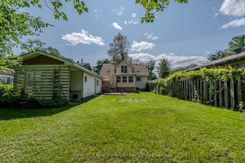 136 Campbell Avenue, ON P1A 1V9