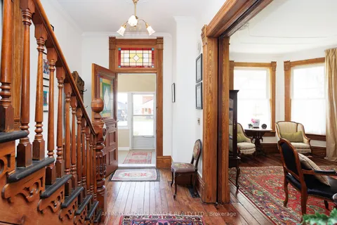 42 Oak Street, ON K0M 1N0